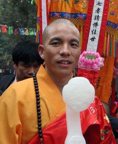 新住持曾称“不评价少林寺商业化”